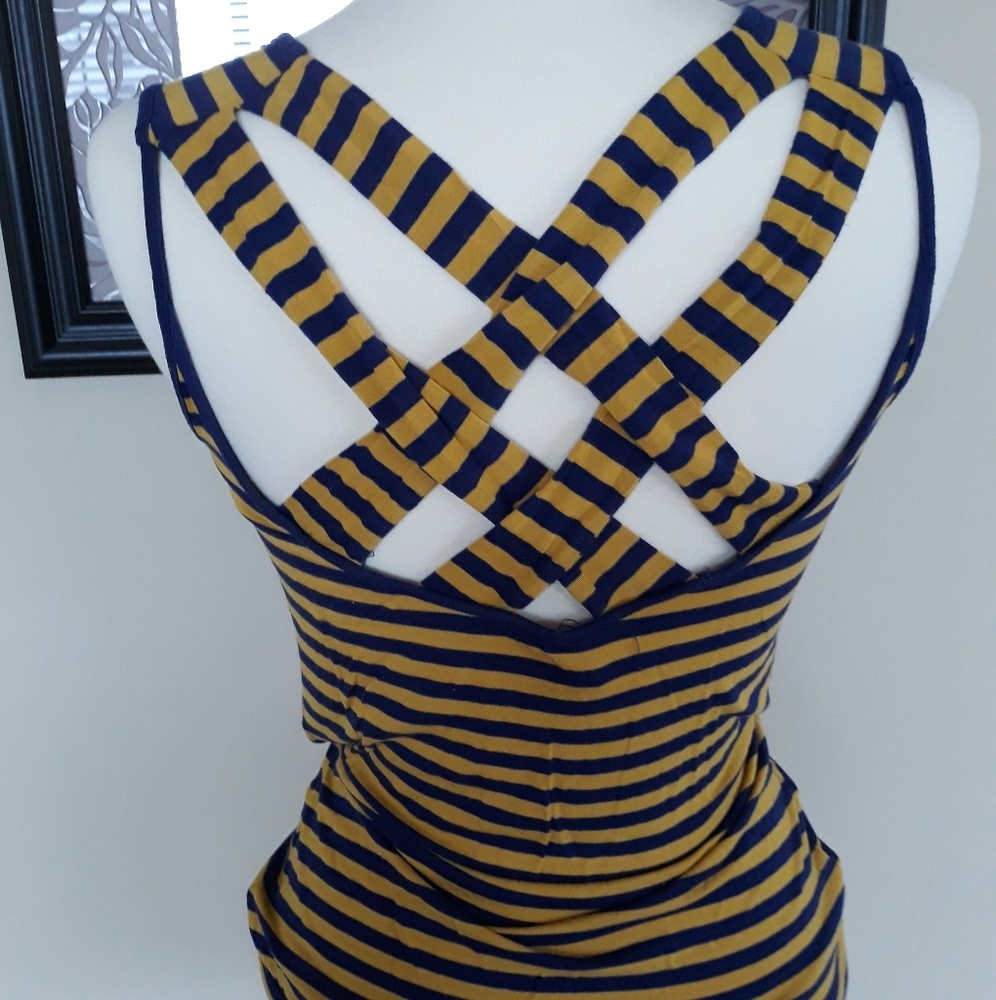 Criss Cross Top - Picture 2 of 4